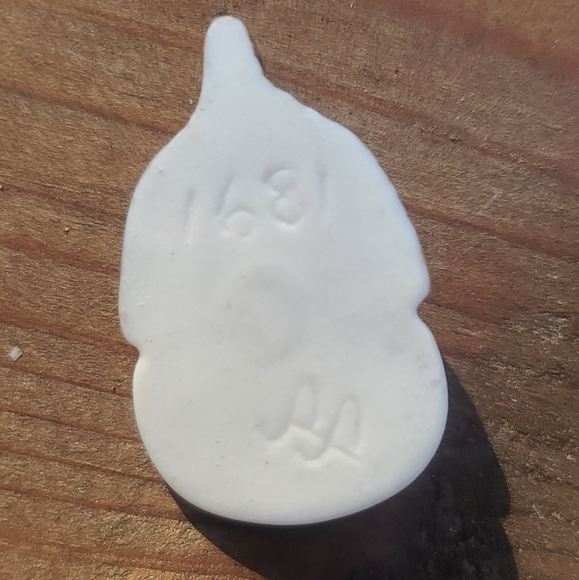 Gold plated Tut bust porcelain pendants - Picture 4 of 6